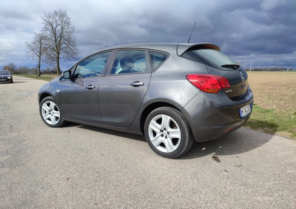 Opel Astra cena 24900 przebieg: 205000, rok produkcji 2011 z Zduńska Wola małe 79